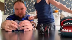 Огромное яйцо из папье маше с сюрпризами (Годзилла игрушка)