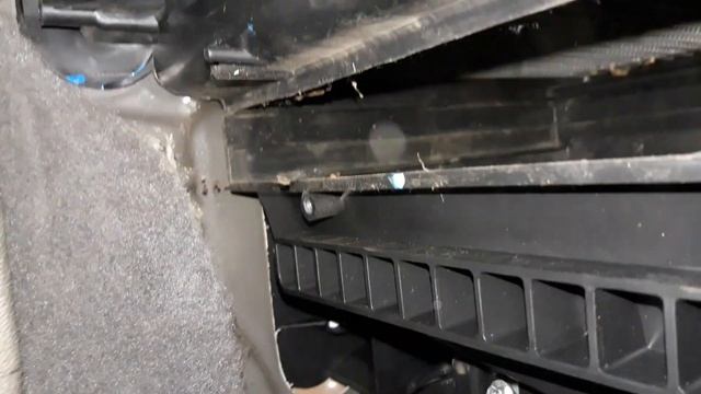 Как поменять салонный фильтр на шевроле лачетти смотреть онлайн