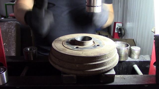 Замена заднего подшипника Ниссан Микра смотреть онлайн