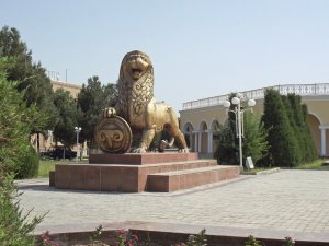 Узбекистан. Термез - город на юге Узбекистана. Граница с Афганистаном.