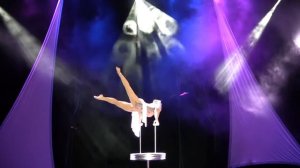Handstand Скульдицкая Марина 'Butterfly' Show Act Marina Skulditskaya Goldene Künstler Gala
