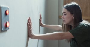 Пока Горит Эта Лампочка Ей Нельзя Двигаться - The Spoiler