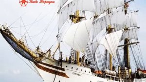 футаж Корабль в море . Сделано из фото