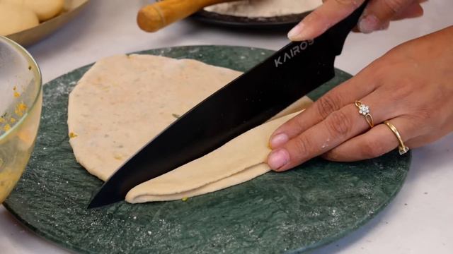 इस ट्रिक से नहीं फटेंगे आलू के पराठे | Double Stuffed Aloo Paratha | Aloo Paratha | Kabitaskitchen смотреть онлайн