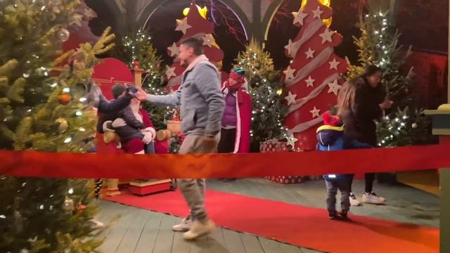 РОЖДЕСТВЕНСКАЯ ЯРМАРКА | САНТА КЛАУС | ВКУСНОСТИ И СУВЕНИРЫ | ГРЕЕМСЯ У ОГНЯ И ВЕСЕЛО ПРОВОДИМ ВРЕМ смотреть онлайн