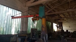 Продам кран консольный поворотный г/п 0,5т.  (кран-укосина) ,тел.0976109661 Роман,г.Львов