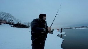 Моттомо Дистанция и вежливый спиннингист в красном Нексусе