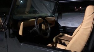 Обзор Jeep Wrangler YJ на клюшках и пружинной подвеске.