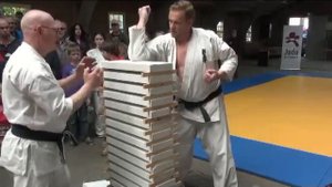 Demonstration KYOKUSHIN-KARATE part: Tameshiwari