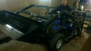 Минипогрузчик на квадроцикл, работа ковша.