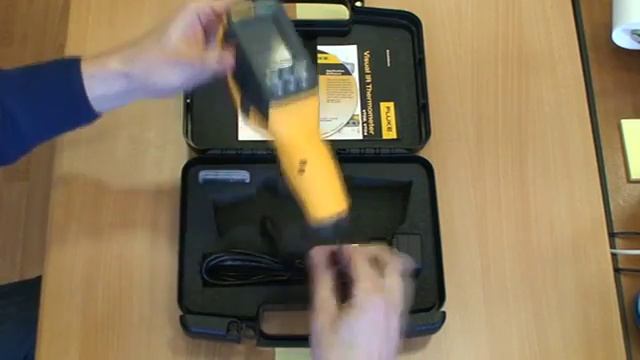 Fluke VT04 kicsomagolás, tartozékok смотреть онлайн