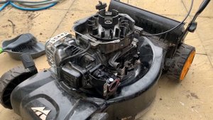 How To Repair/Service a McCulloch M40-125cc lawnmower / Briggs And Stratton 450e engine (81)