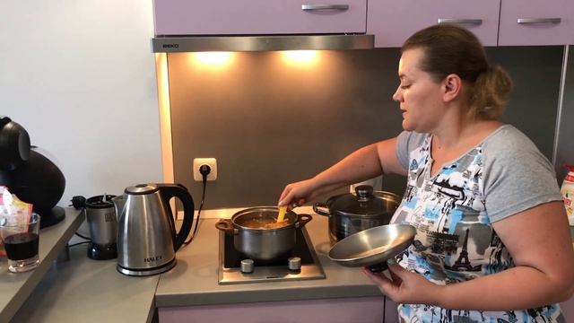 Болгария 2019. Готовим суп Том ям и крабов смотреть онлайн