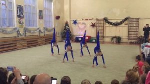 Новогодний гала̀-конце́рт - групповое упражнение без предмета. Художественная гимнастика.