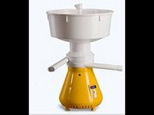 Сепаратор- нужная вещь в хозяйстве .