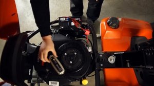 Как зарядить аккумулятор на райдере Husqvarna