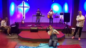 Спонтанное поклонение "В реке Твоей"/Spontaneous worship "In Your River"