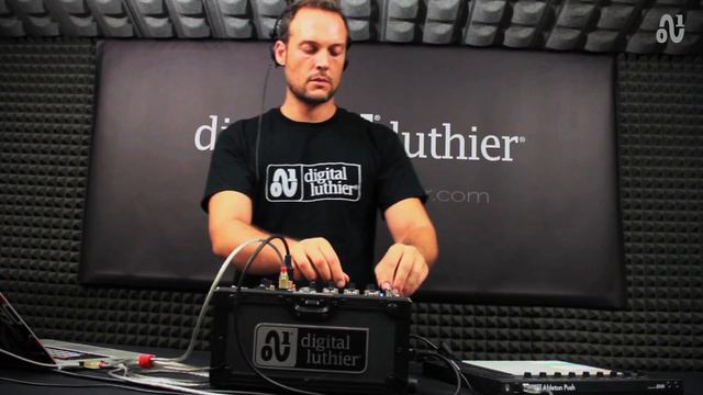 Digital Luthier | Sonologist (testing BlakBox device) Extracompressed смотреть онлайн