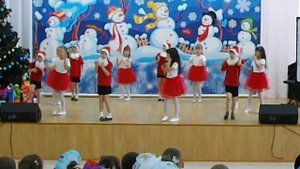 Новогодний танец 2016 год Школа №2 г.Лениногорск 1г класс