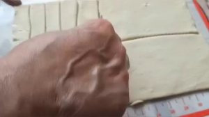 Яблоки в слоёном тесте.