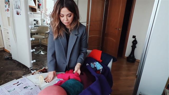 С каким цветом сочетается изумрудный? Сочетание цветов. Стилист Яна Фисти. смотреть онлайн