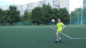 Жонглирование мячом в футболе обучение (введение)