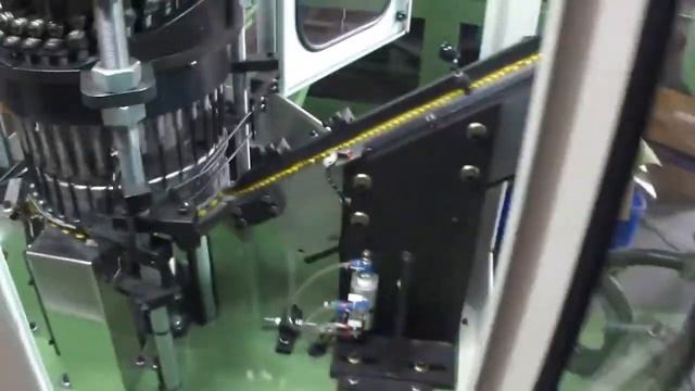 Автомат для сборки дюбеля c шурупом M6x40 мм. смотреть онлайн