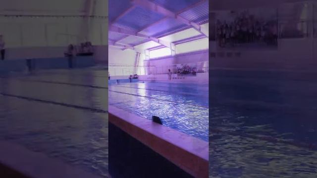 Я на первой дорожке приплыла 2. Я умница поставьте мне лайк подпишитесь на мой канал пишет по-англи смотреть онлайн