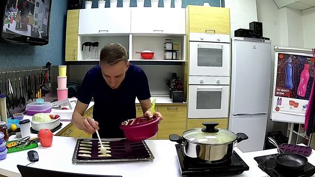 Мастер-класс от Дмитрия Шушпанова
«Стейк из говядины, финансъе, икра заморская» смотреть онлайн