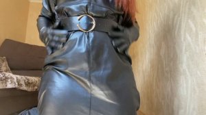 ASMR leather scratching, rubbing, tapping Leather gloves&dress???АСМР звуки кожи кожаные перчатки