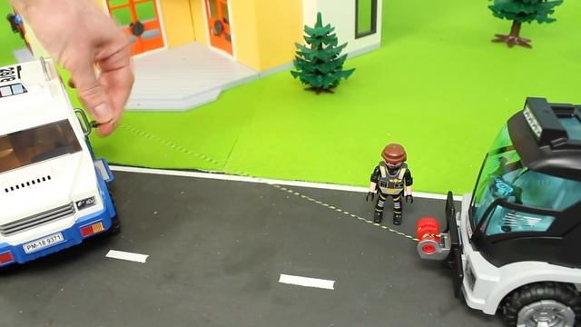 Police Car Ride on with Toy Vehicles смотреть онлайн