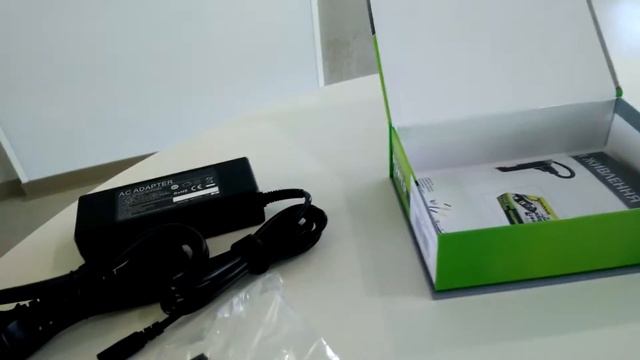 Распаковка Универсальный блок питания для ноутбуков PowerPlant (15-20V 90W 6A)