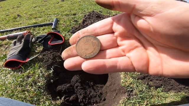 Midweek dig: Finding little Napoleon Bonaparte | Makro Racer 2 | coins & relics смотреть онлайн