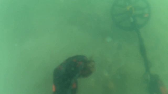 Золотые находки под водой!Бывает и такое!!!!!! смотреть онлайн