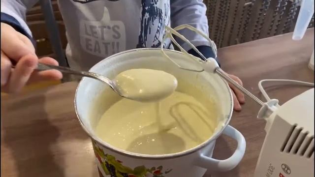 Пышные Оладьи на Кефире Руками Ребенка