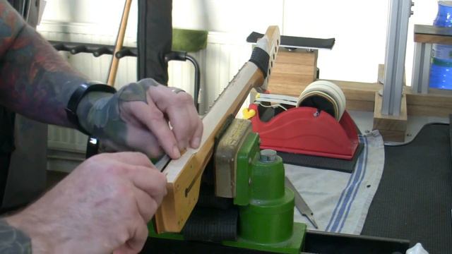 Ibanez Roadstar II Series RG200 in for a refret and neck fix @ Fret Friend Guitar Workshop UK... смотреть онлайн