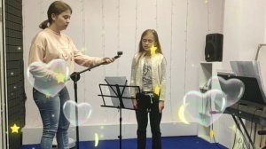 Челлендж КАК СТАТЬ ПЕВИЦЕЙ. Блогер Эвелина решила посетить пробный урок вокала.