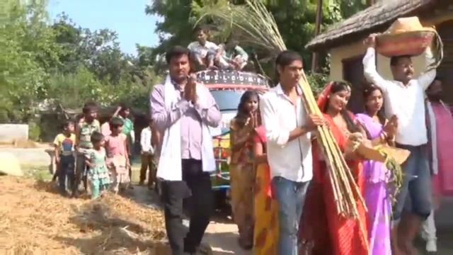 #bhojpuri new chat git 2020खेसारी लाल #व पवन सिंह गीत смотреть онлайн