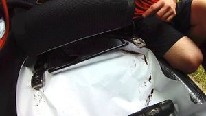Убираем ржавчину на креплениях сидений легендарной тойоты
