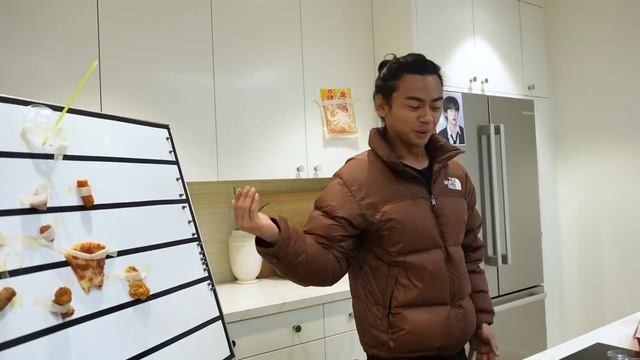 I Ate Everything at 7-ELEVEN смотреть онлайн