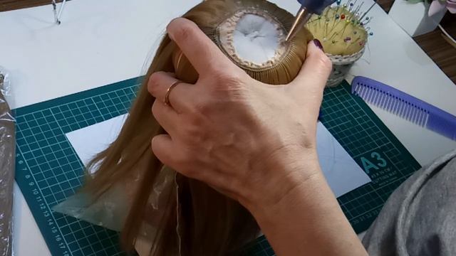 Как приклеить трессы к голове куклы смотреть онлайн