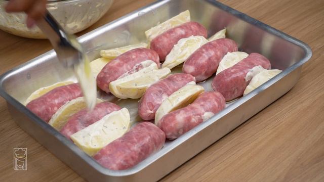 VOCÊ PRECISA FAZER LINGUIÇA ASSADA COM BATATAS DESSE JEITO. RECEITA SUPER FÁCIL E DELICIOSA!