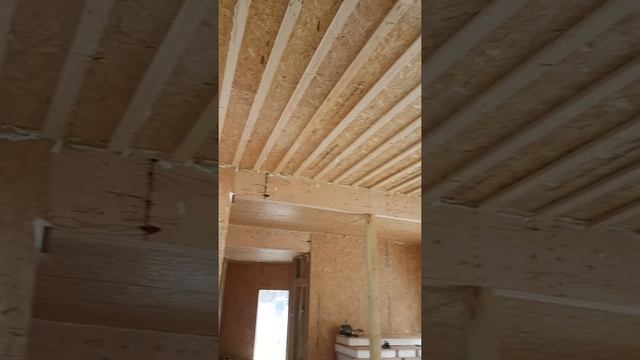 Двутавровые балки над гостиной с пролетом 6,5 м., высота стен 4м. #shorts смотреть онлайн