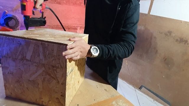 Выхожу на Wildberries OZON / Сборка каркаса для пуфика смотреть онлайн