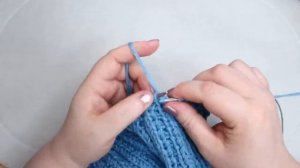 ШАПКА СПИЦАМИ.  СТИЛЬНАЯ ШАПКА - КОШКА!ПРОЩЕ НЕ БЫВАЕТ! ПОДРОБНЫЙ МАСТЕР КЛАСС ДЛЯ НАЧИНАЮЩИХ.