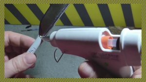 Как сделать нож Стальное Гусиное Перо из консервной банки. Острый и режет как канцелярский нож.