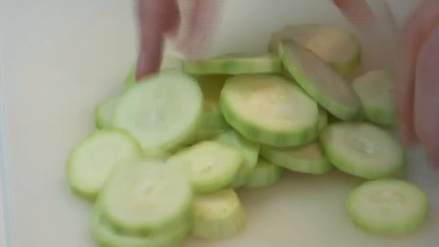 Кабачки жареные видео рецепт. Книга о вкусной и здоровой пище