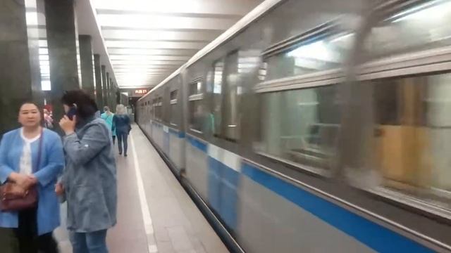 81-740/741.1 Русич На станции Щёлковская смотреть онлайн