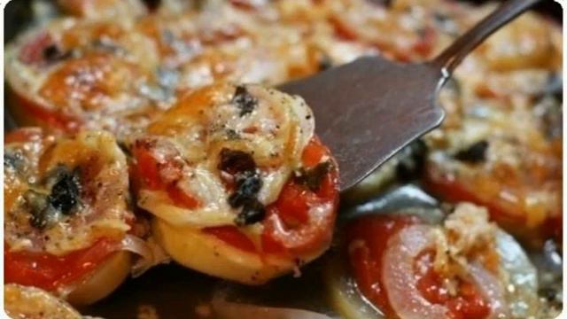 Кабачки запечёные с луком и помидорами. Приятного аппетита!