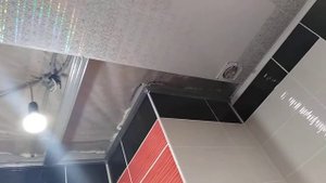 Отделка потолка в санузел.